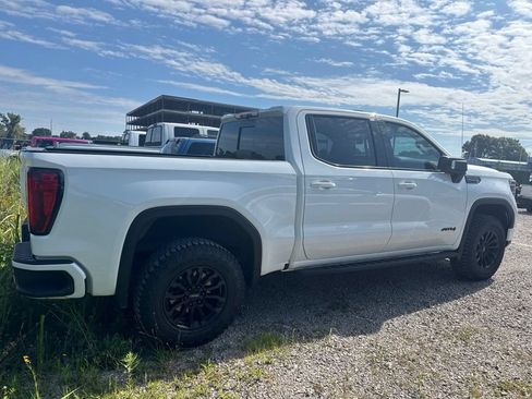 Used 2023 GMC Sierra 1500 AT4 w/ AT4 Premium Package AWD/4WD image 10