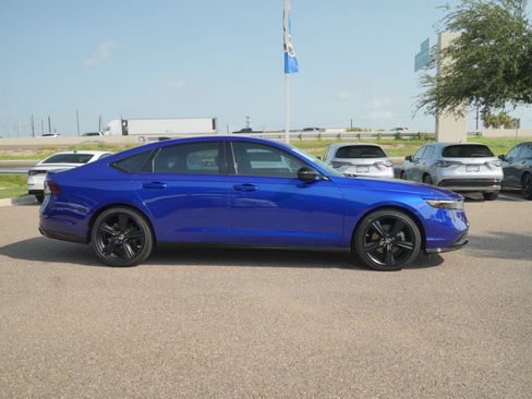 Used 2023 Honda Accord Sport image 4