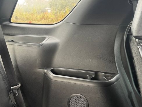 Used 2016 Ford Explorer XLT w/ Equipment Group 202A image 19