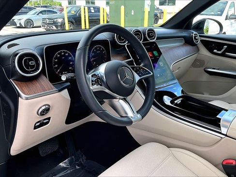 Used 2025 Mercedes-Benz GLC 300 image 16