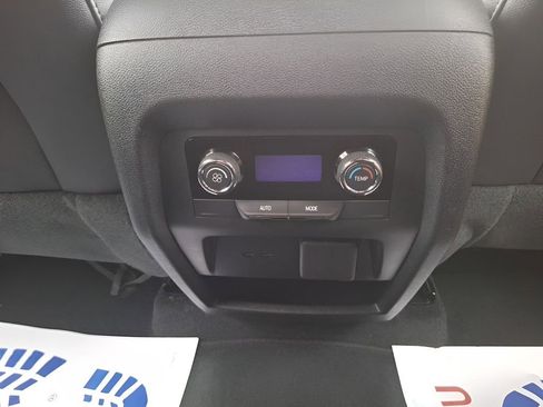 Used 2025 Chevrolet Traverse Z71 image 13