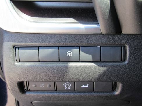 Used 2024 Nissan Rogue SV AWD/4WD image 31