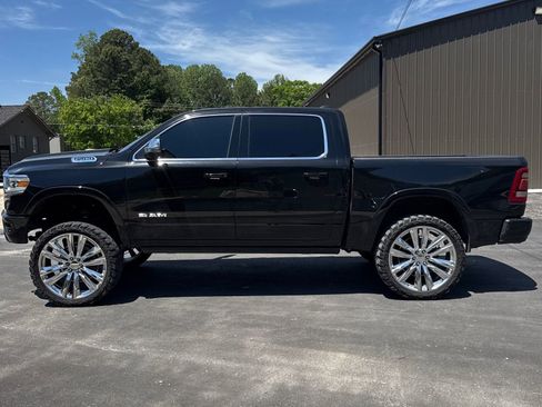 Used 2024 RAM 1500 Limited AWD/4WD image 2