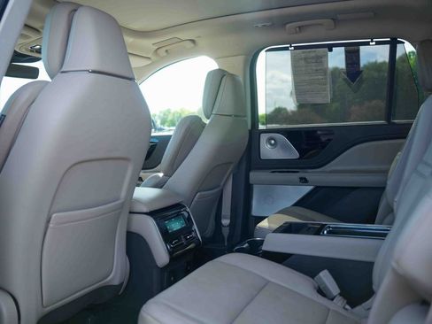 Used 2020 Lincoln Aviator Reserve w/ Equipment Group 202A AWD/4WD image 23