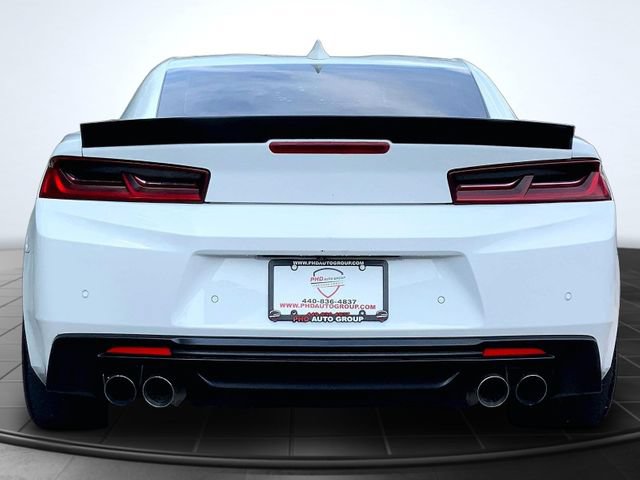 Used 2018 Chevrolet Camaro SS RWD image 9