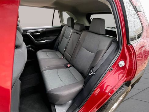 Used 2023 Toyota RAV4 XLE w/ Convenience Package FWD image 18