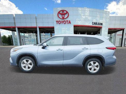 Certified 2022 Toyota Highlander LE image 7