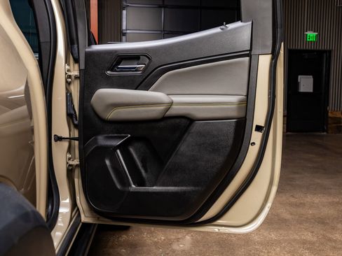 Used 2023 Chevrolet Colorado ZR2 w/ ZR2 Convenience Package III image 39