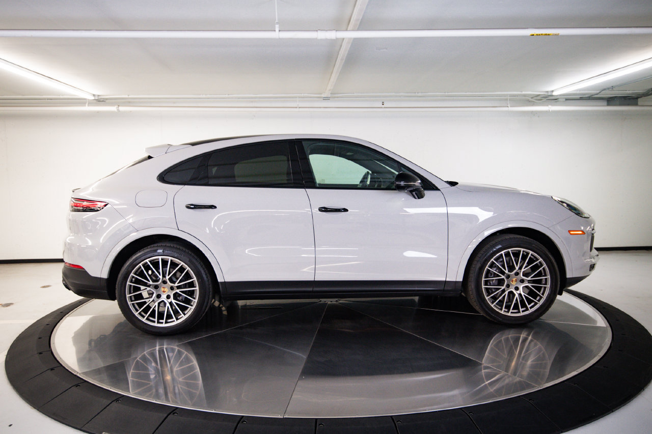 Certified 2023 Porsche Cayenne Platinum Edition AWD/4WD image 8