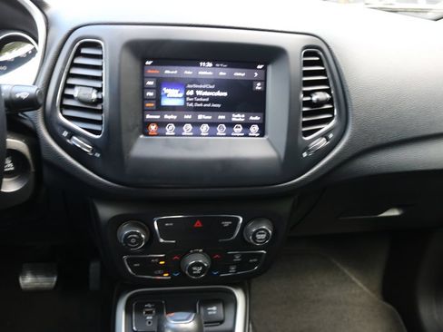 Used 2020 Jeep Compass Latitude w/ Popular Equipment Group FWD image 22