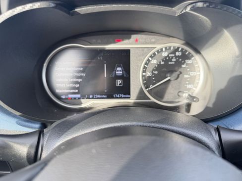 Used 2025 Nissan Versa SV image 40