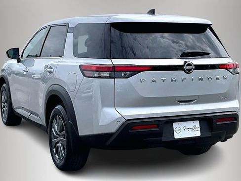Certified 2025 Nissan Pathfinder S AWD/4WD image 4