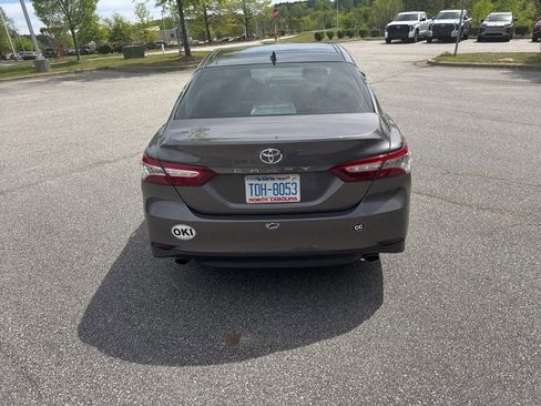 Used 2018 Toyota Camry XLE w/ Driver Assist Package image 6