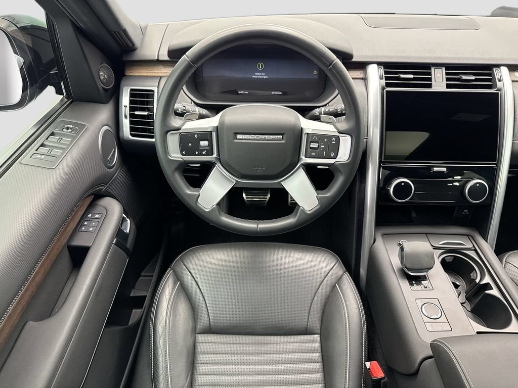 Used 2024 Land Rover Discovery Dynamic SE AWD/4WD image 10