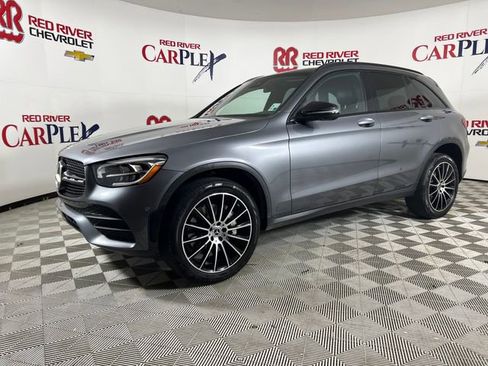 Used 2022 Mercedes-Benz GLC 300 image 3