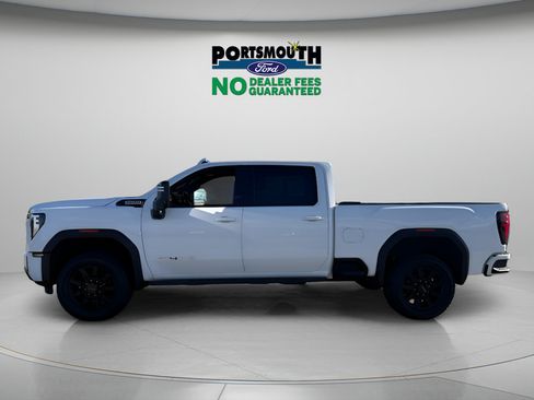 Used 2024 GMC Sierra 2500 AT4 w/ AT4 Premium Plus Package AWD/4WD image 2