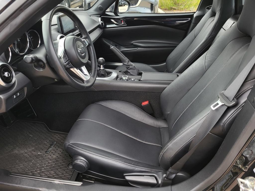 Certified 2023 MAZDA MX-5 Miata Grand Touring w/ Weather Package RWD image 16