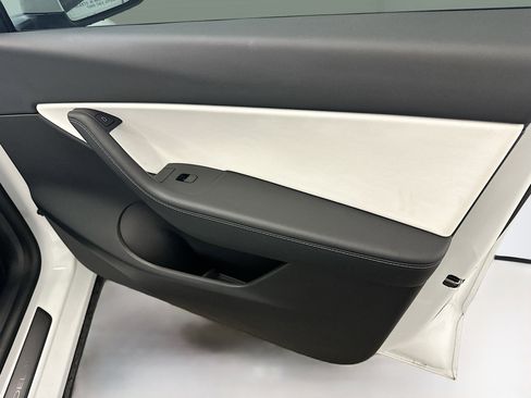Used 2022 Tesla Model Y Performance AWD/4WD image 35