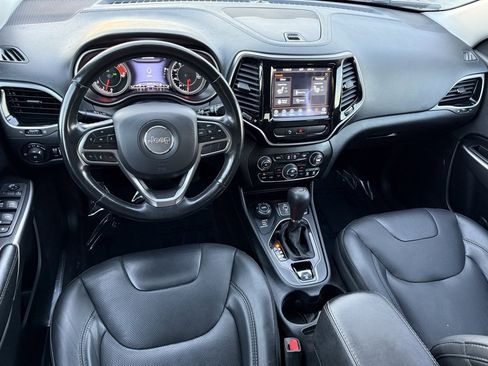 Used 2019 Jeep Cherokee Limited image 28