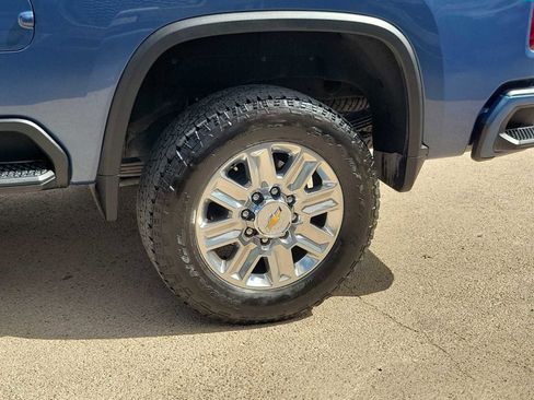 Used 2024 Chevrolet Silverado 2500 High Country w/ Technology Package image 8