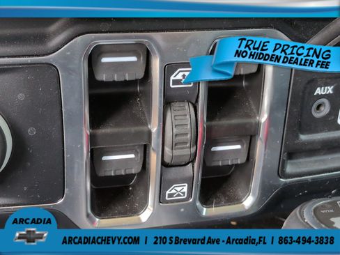 Used 2024 Jeep Wrangler Unlimited Sahara w/ Safety Group AWD/4WD image 20