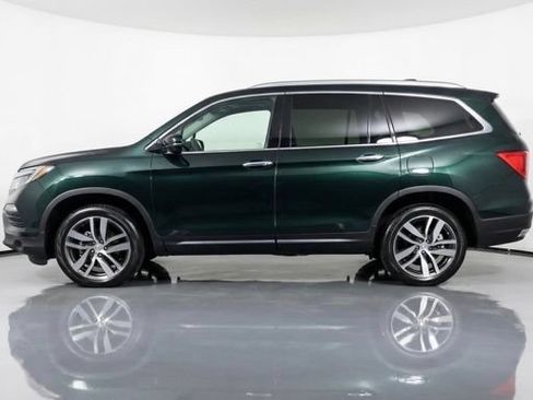 Used 2017 Honda Pilot Touring image 3