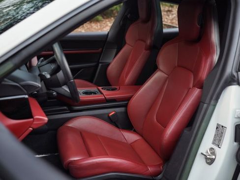 Used 2022 Porsche Taycan image 22