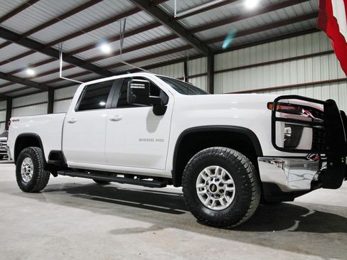 Used 2023 Chevrolet Silverado 2500 LT w/ Convenience Package AWD/4WD image 15
