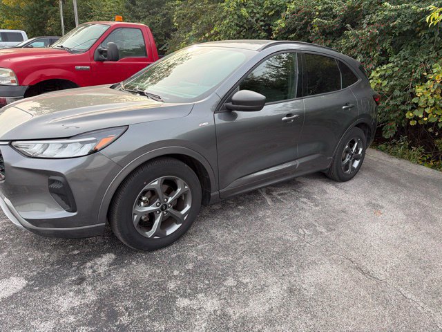 Used 2023 Ford Escape ST-Line w/ Tech Pack #1 FWD image 2