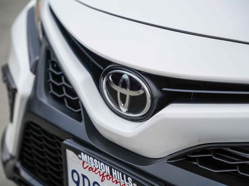 Certified 2022 Toyota Camry SE image 6