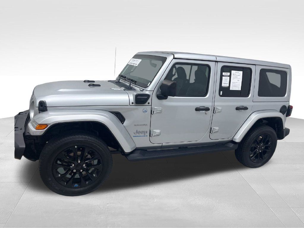 Used 2023 Jeep Wrangler Unlimited Sahara w/ Cold Weather Group AWD/4WD image 2