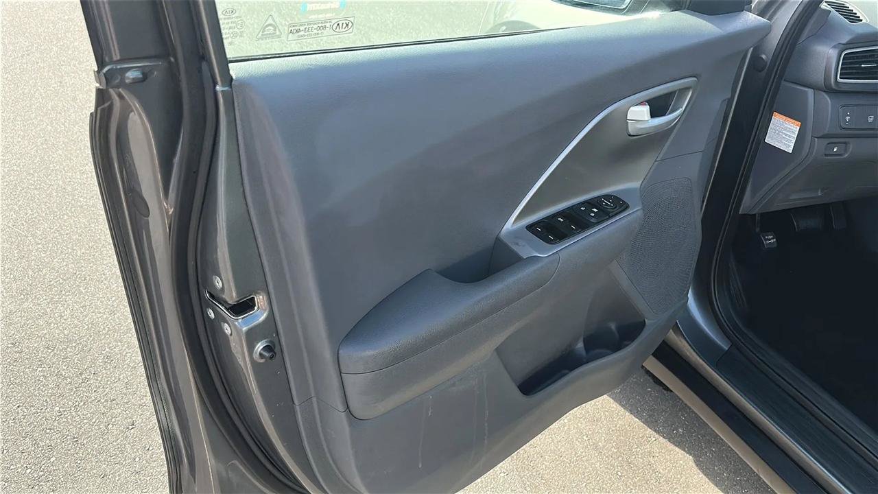 Used 2018 Kia Niro LX FWD image 19