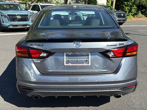 Certified 2022 Nissan Altima 2.5 SR w/ Midnight Edition Package FWD image 23