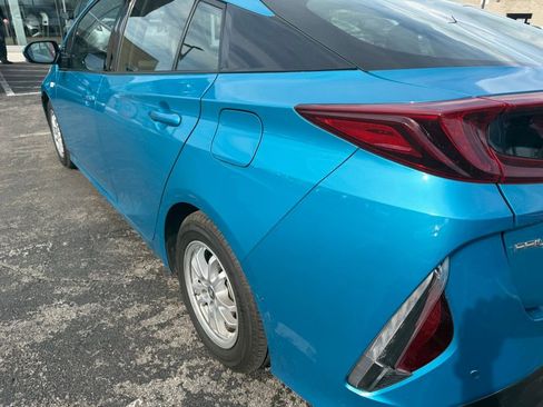 Used 2020 Toyota Prius Prime Limited image 5