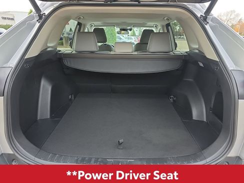 Used 2021 Toyota RAV4 XLE Premium image 15