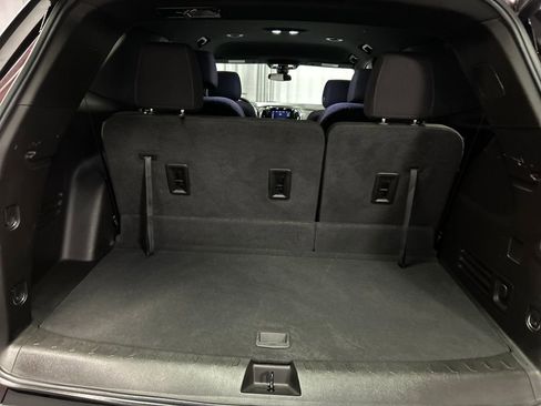 Used 2023 Chevrolet Traverse LT FWD image 25