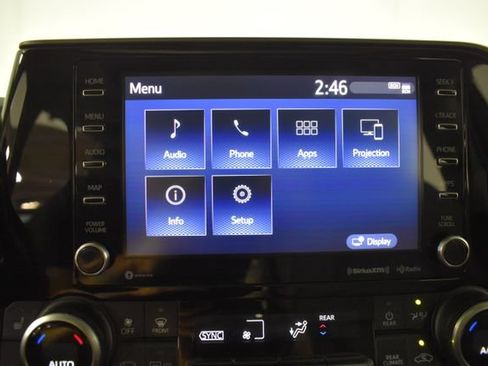 Used 2020 Toyota Highlander XLE AWD/4WD image 19