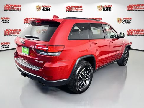 Used 2020 Jeep Grand Cherokee Trailhawk w/ Trailhawk Luxury Group AWD/4WD image 18