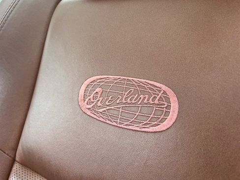 Used 2013 Jeep Grand Cherokee Overland image 36