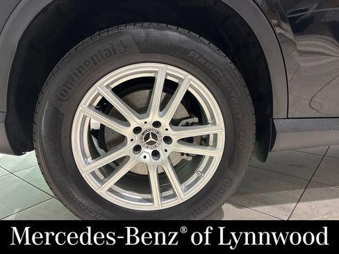 Used 2023 Mercedes-Benz GLC 300 4MATIC image 12