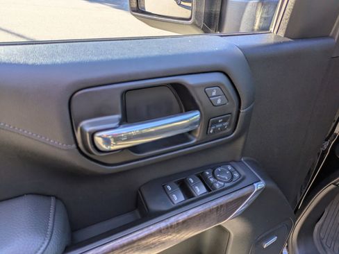 Used 2022 GMC Sierra 3500 Denali w/ Denali Ultimate Package image 16