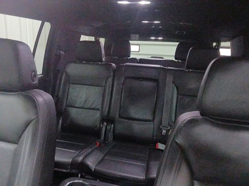Used 2024 Chevrolet Suburban LT image 21