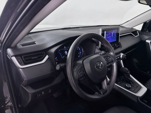 Used 2025 Toyota RAV4 XLE AWD/4WD image 9