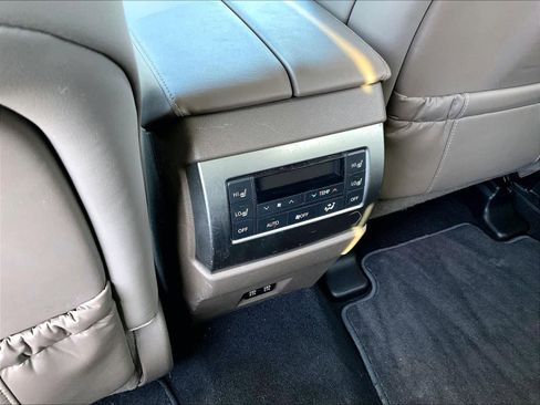 Used 2023 Lexus GX 460 Premium w/ Premium Package image 29