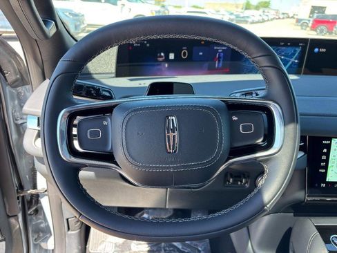 New 2026 Lincoln Navigator Reserve w/ Jet Appearance Package AWD/4WD image 17