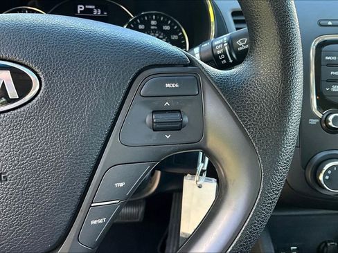 Used 2017 Kia Forte LX FWD image 11