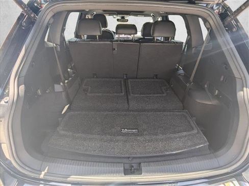 Used 2023 Volkswagen Tiguan SE R-Line image 6
