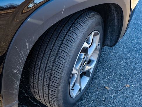 Used 2025 Chevrolet Trax LT w/ LT Convenience Package image 38