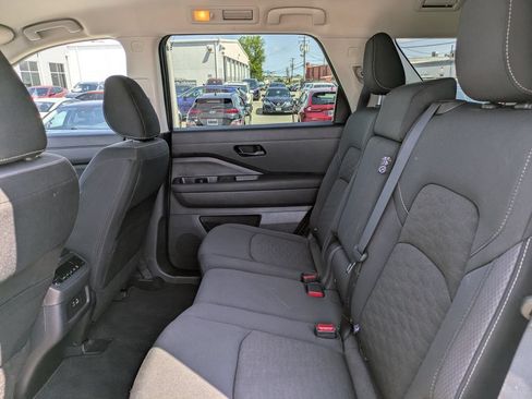 Certified 2024 Nissan Pathfinder SV FWD image 15