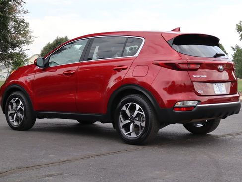 Used 2022 Kia Sportage LX image 7